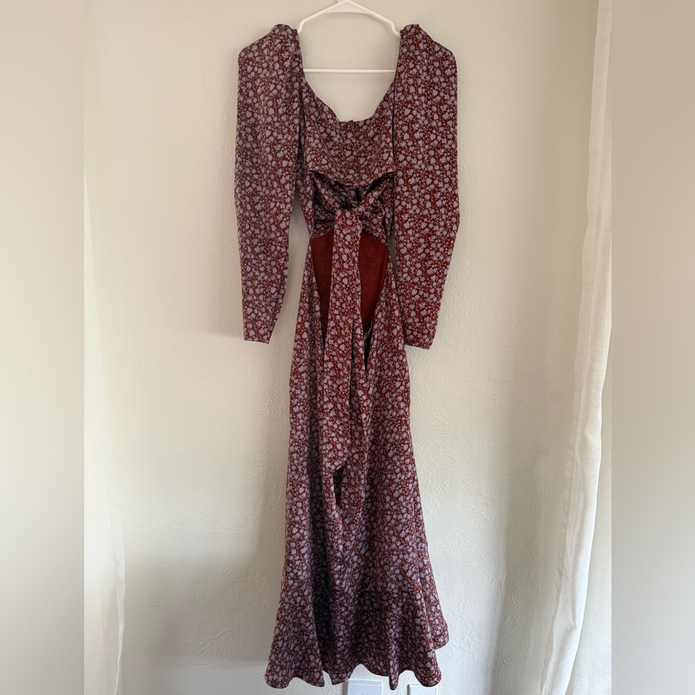 Astr the Label Long Sleeve “Lanie” Floral Dress with Open Back - Picture 4 of 10